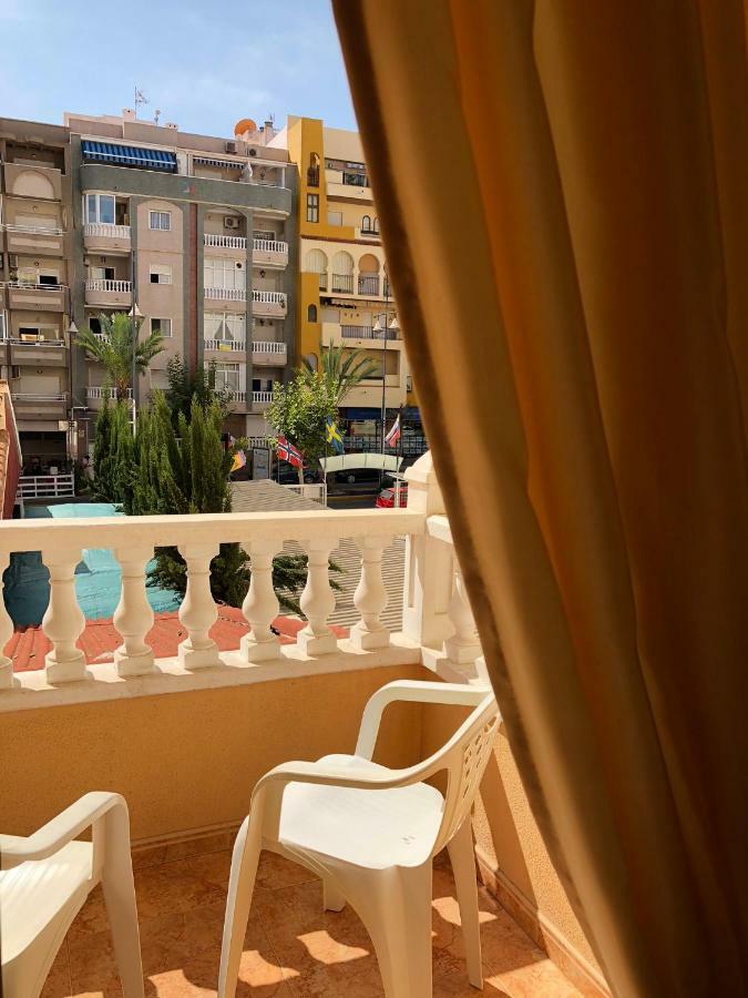 Sunny Appartment In The Center Torrevieja Exterior photo